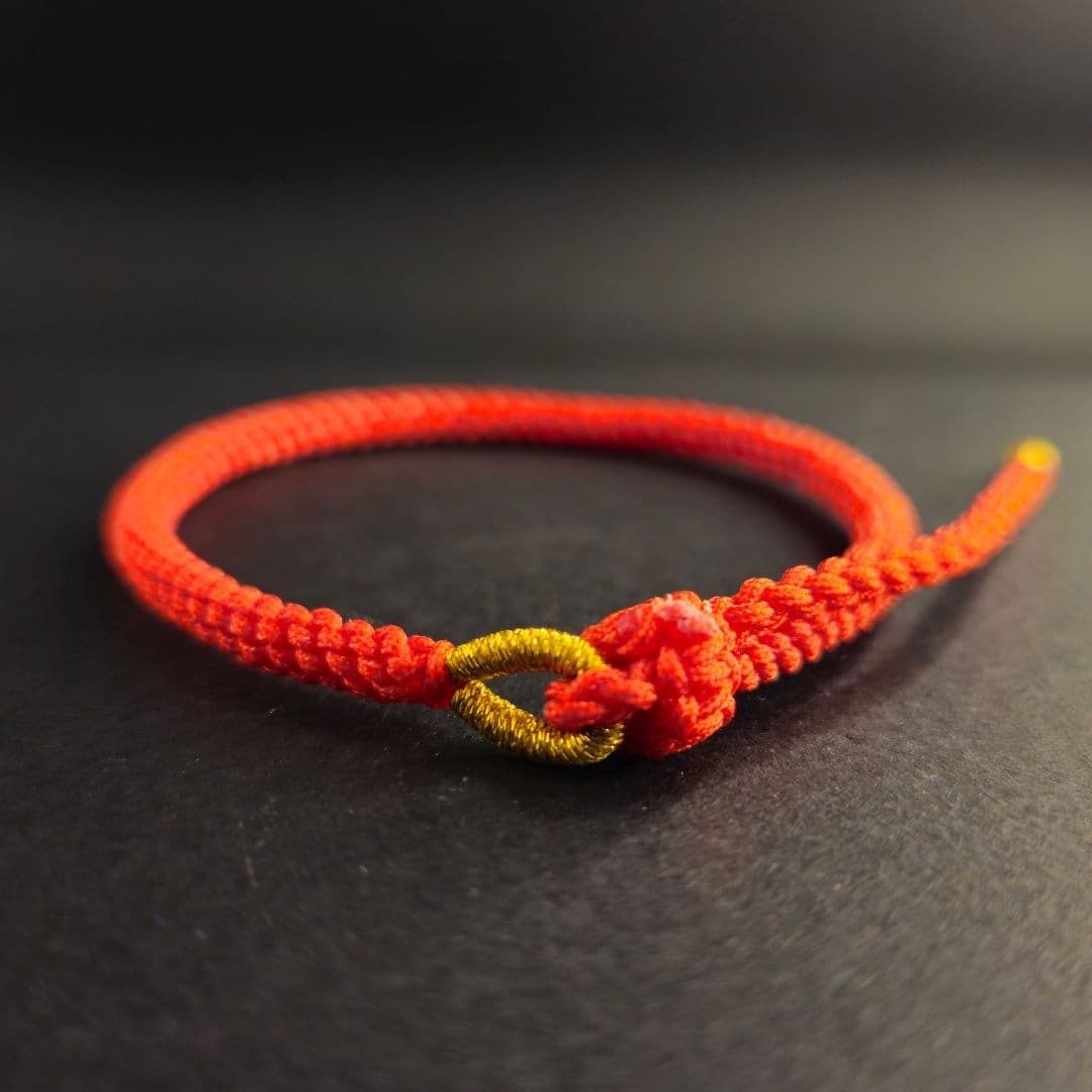 Hilo rojo nudo infinito